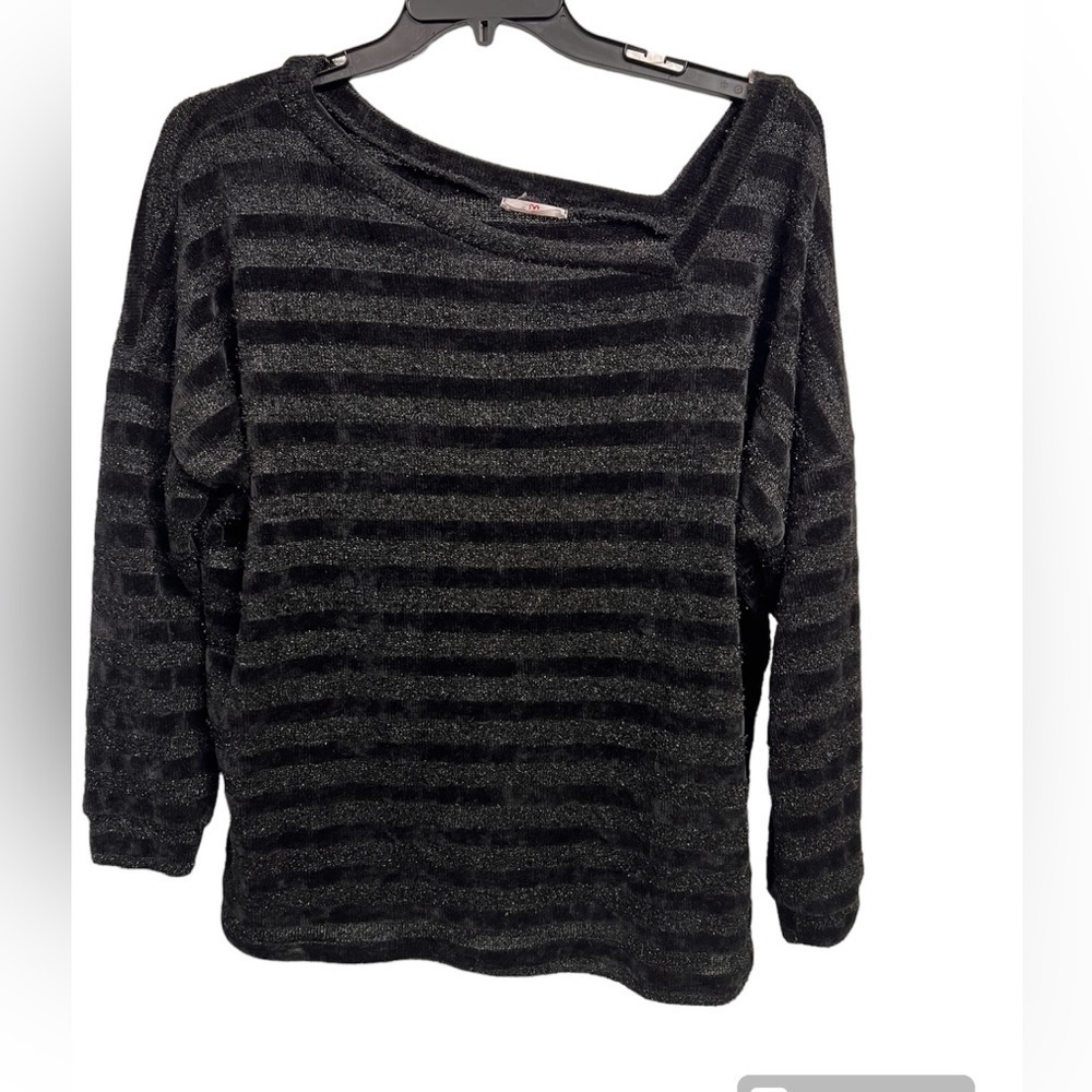 GeeGee Black Gray Striped Pullover Sweater size Large